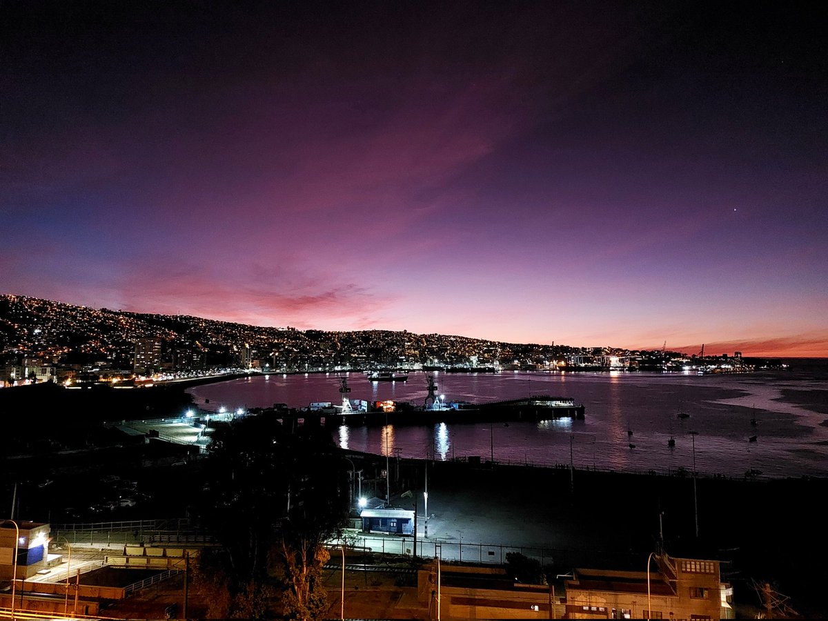 ljimenez83's tweet photo. Tardecita en Valparaiso 🤩 ando aquí participando del seminario internacional de diversidad e inclusión en educación matemática 🥳🙌😊 #edumat #matematicas #educación #mathedu #diversidad https://t.co/yM4LRASsOW