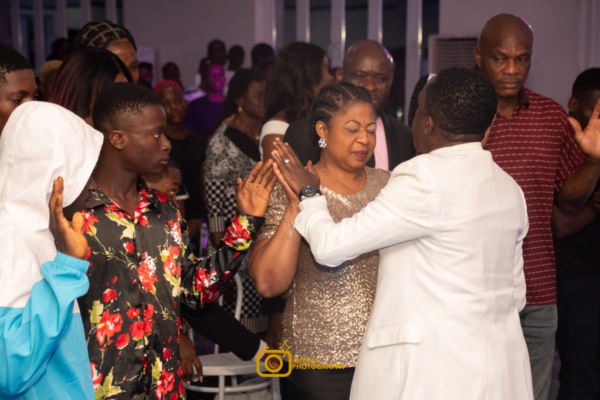 pastorchinedum's tweet photo. The glory of God's presence was so thick and palpable, God's word liberated souls and everyone received from the Lord. The Camp Meeting is a glorious meeting.

#GatheringofTheSpirits https://t.co/TB9eemwmSk
