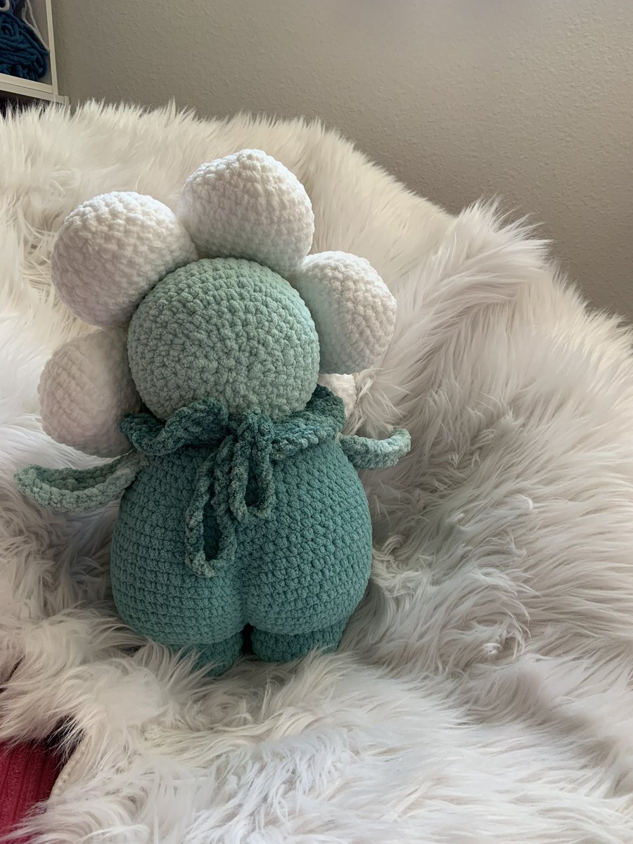 CroSheaCo's tweet photo. Still have two spots left for custom Flower Friends 💕 https://t.co/wbs76BET8j