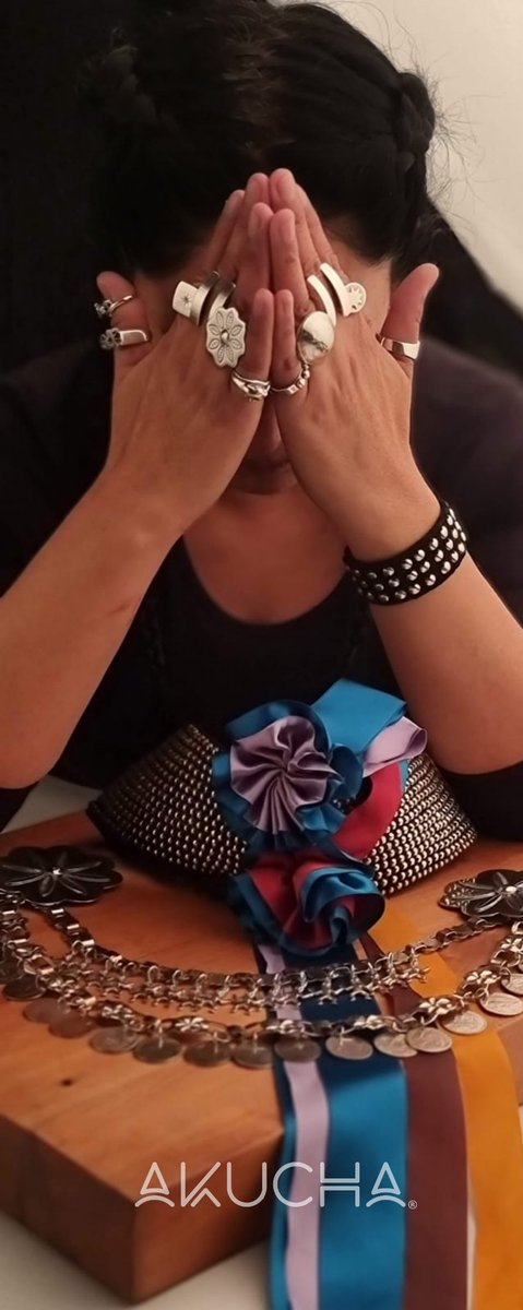 AkuchaPlateria's tweet photo. Fachiantü tañi kuzaw/hoy mi trabajo #Akucha #TallerAkucha #AkuchaPlateria #Diseño #Joyas #Mapuche #CelestePainepan
#Zomo #Rütrafe
Preparando Nuevo Catalogo Akucha
😉 https://t.co/Zilph34e8L