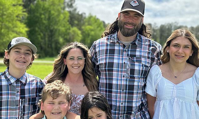 Teen Mom star Jenelle Evans shares rare family picture after getting custody of 13-year-old son Jace https://t.co/xIpRu1WmTt