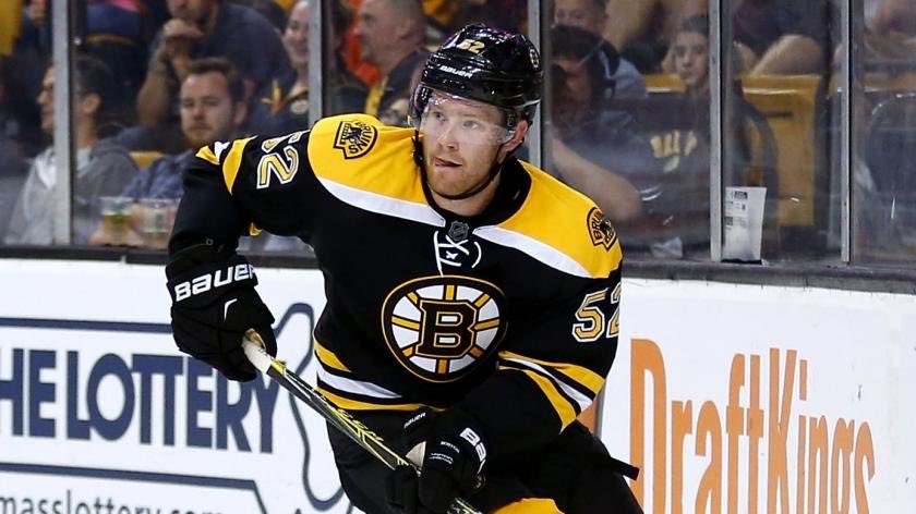 CitrusSage1's tweet photo. @Marchy4Byng Bruins legend Matt Irwin with the crosscheck https://t.co/4HXUFISuvM