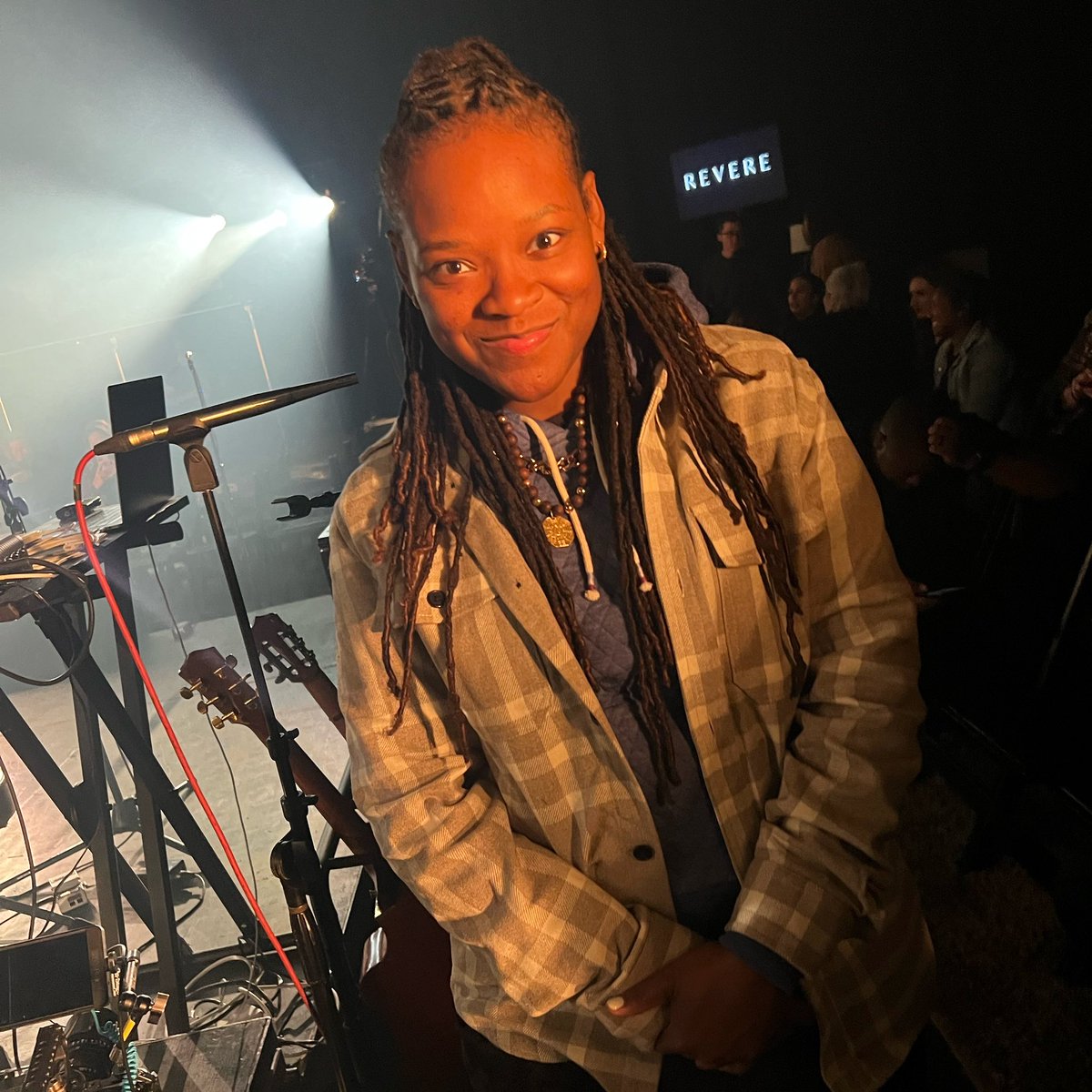 P_JewTank's tweet photo. It may not be you on the stage right now
Your song may not have hit the charts yet,
But keep showing up- YOU ARE CLOSER THAN YOU THINK π«Άπ½π
#StayInTheRoom #WritingRounds #Songwriter #HitMaker #MultiGenre #PreciousJ #TheTankards #Revere #Atlanta #Nashville https://t.co/Incyw1ZwGJ