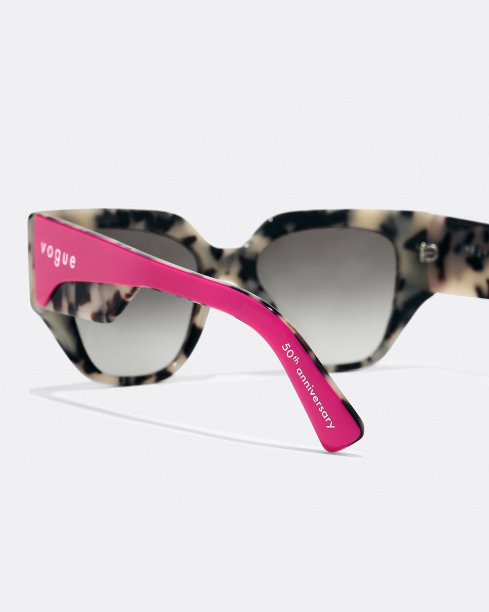 GrupoVisum's tweet photo. Colección de 50 aniversario de Vogue 😱
Aquí en @GrupoVisum
#Vogue #VogueEyewear #lentesdesol #Visum #SS23 #SS23Collection https://t.co/Ws5HQl4V2N