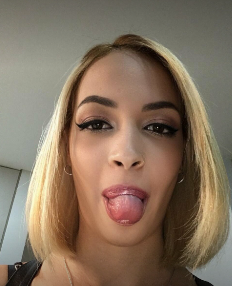 Shiva Zumi’s pics and videos