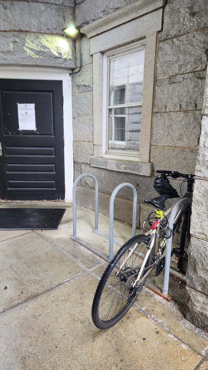 robb_kidd's tweet photo. @SierraClubMN @katherinejulia @SierraClub At @SierraClub we don't just advocate for #cleantransportationforall will live it. Here is my bike outside the Vermont State House. https://t.co/m0OflBDKh1