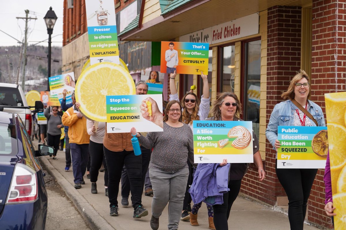 Capt_Fizzix's tweet photo. The first of many public rallies was quite a success!  Amazing turnout by teachers sending the message that the squeeze on the system needs to stop. https://t.co/SPP4dyexJn