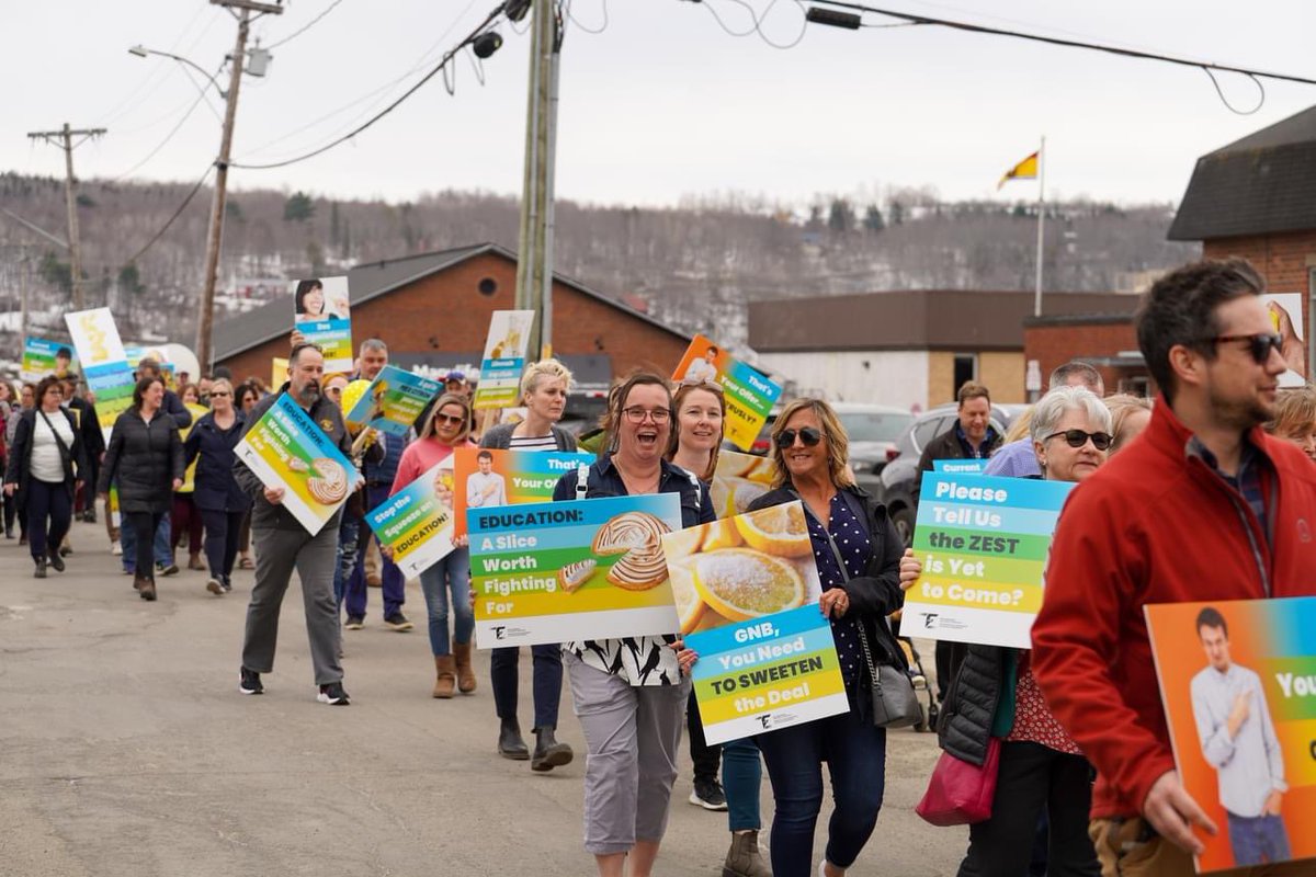 Capt_Fizzix's tweet photo. The first of many public rallies was quite a success!  Amazing turnout by teachers sending the message that the squeeze on the system needs to stop. https://t.co/SPP4dyexJn