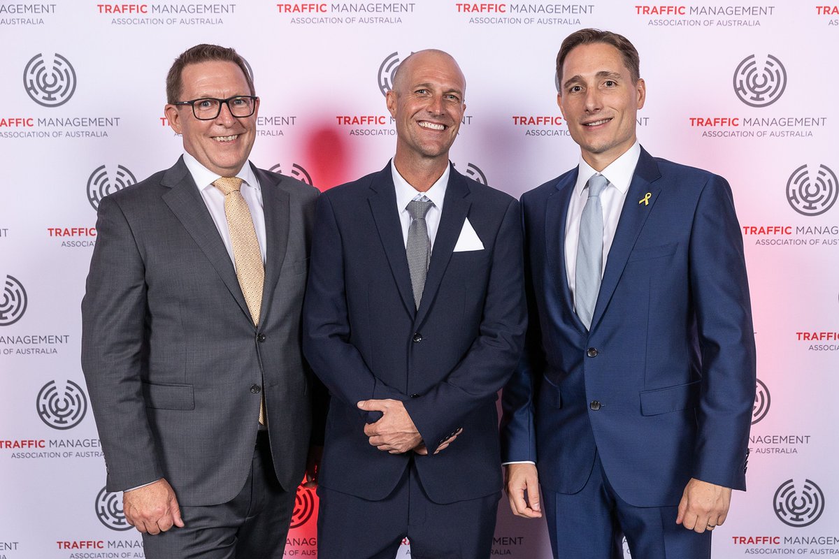 TMAAau's tweet photo. 🌟𝗙𝗼𝗰𝘂𝘀 𝗼𝗻 𝗠𝗮𝗿𝗸 𝗚𝗼𝘄𝗲𝗿
Mark Gower from WARP Traffic Management was Highly Commended in the 2022 Traffic Controller of the Year Award for his exceptional leadership skills.
#TMAA #TCOY #trafficmanagement #trafficsafety #trafficcontrol https://t.co/f2XzbIAnon