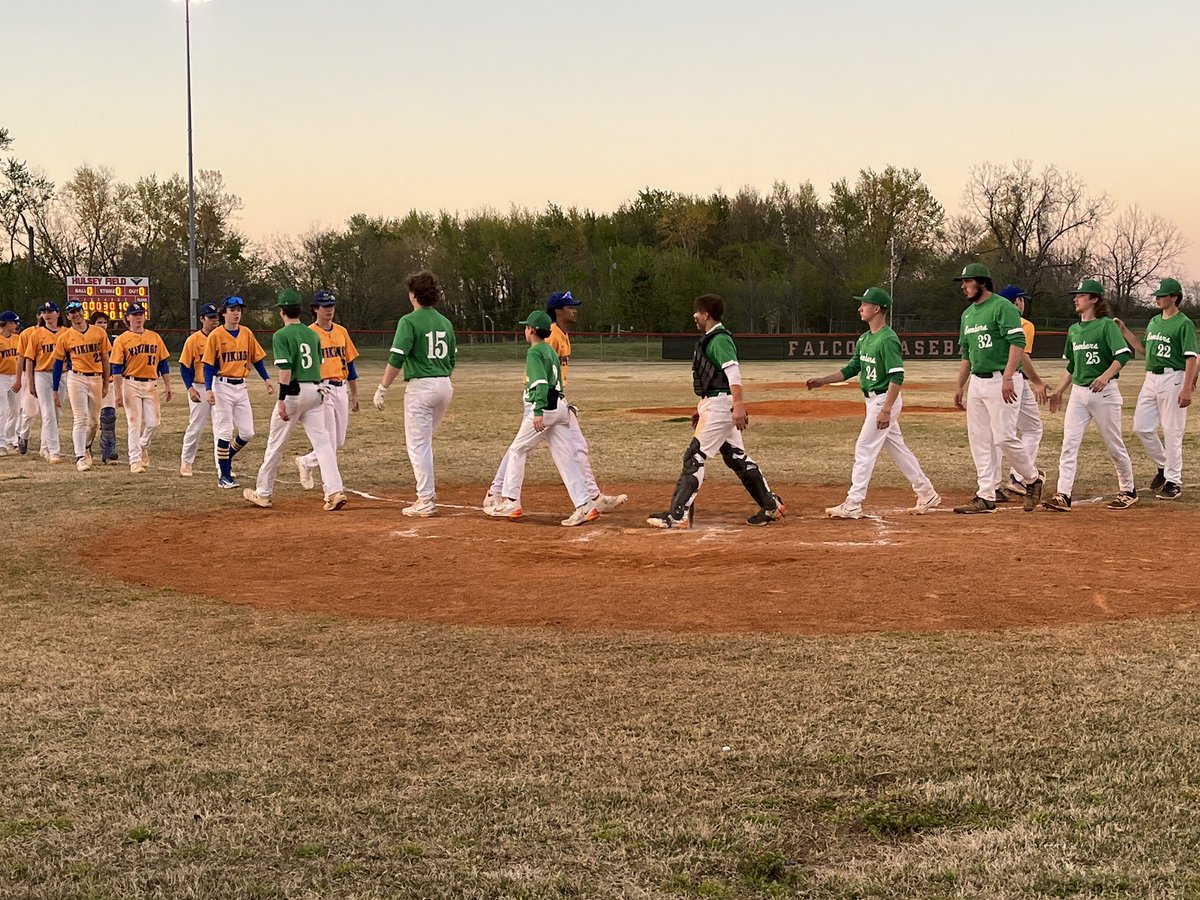 vikings_st's tweet image. Vikings advance to the SHIP! St. Mary beats @BallardBombers 9-4. #classA #vikings @stm_vikings @kyhsbca @Region1Sports @TheAdamBWells @jcjensen94 @chelseabrooke @WestKYSportsNet