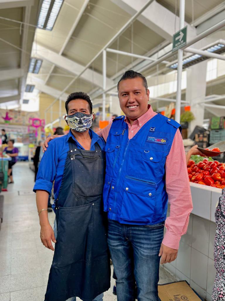 Jorgeahp1118's tweet photo. Seguimos trabajando en nuestros compromiso de brindarles certeza jurídica y una comunicación clara en todo momento a las y los locatarios de los 22 mercados y 9 concentraciones de Coyoacán, de acuerdo a la agenda instruida por el alcalde, @giogutierrezag y el Director General de Gobierno y Asuntos Jurídicos, @obdulioA Visitamos a los locatarios del Mercado Carmen Serdán para escuchar y atender las peticiones de manera oportuna.
#coyoacánestácontigo #contigoimparables