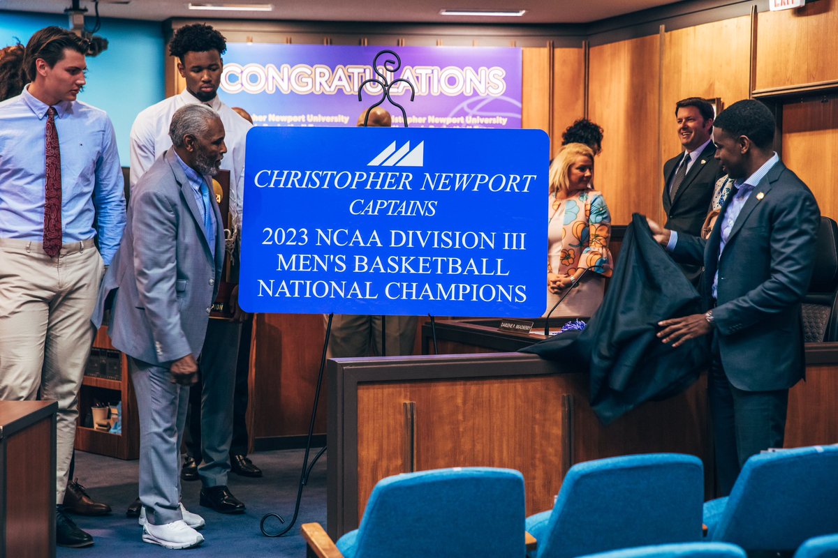 CityofNN's tweet photo. Mayor Phillip Jones and City Council recognized the @CNUcaptains Men’s and Women’s Basketball teams for their recent history-making athletic achievements. Both teams were presented with a Proclamation! 🏀💙 https://t.co/8tRZL1fwFC