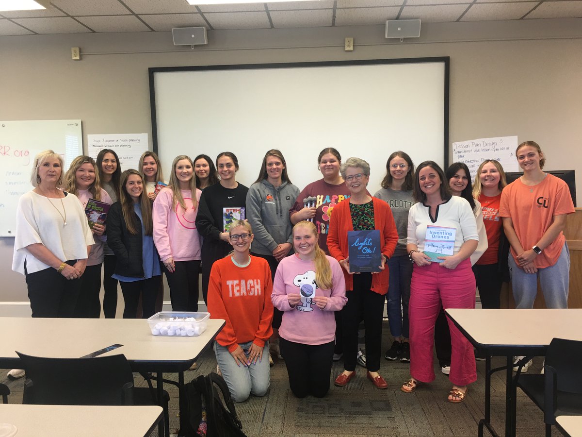 donnabmckinney's tweet photo. Spent the morning @campbelledu, talking with these fine future teachers about kids lit, my writing journey, and of course, LIGHTS ON!
#Classof1980

@YeehooPress 
@SteamTeamBooks https://t.co/Kh8JOZov90