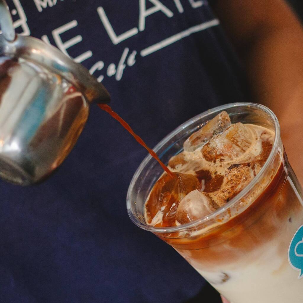 LattequeLate's tweet photo. Cafecito frío por si tienes calor 👌🏻🔥
.
.
.
.
.
.
.
.
#cafedeespecialidad #coffee #coffeetime #cafeteria #coffeelover #calor https://t.co/hRBTlcodI1 https://t.co/tDCzSOghXD