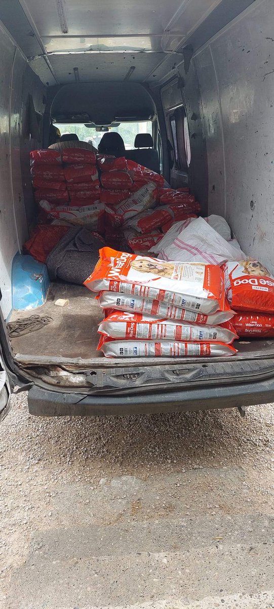 UnluNevra's tweet photo. Çocuklarım ac kalacaklardı.borca 100 paket mama aldım. Destekleriniz çok önemli. 
Duzenli destek olmayinca yetmiyor yiyecek...😔 Gelen gidiyor gelen gidiyor..
Valilik izinli hesap numaramız 
TR870006400000160210931488
İs bankası
Alici : Kozan Hayvanları ve Doğayı Koruma Derneği https://t.co/nVBU8BYe6a