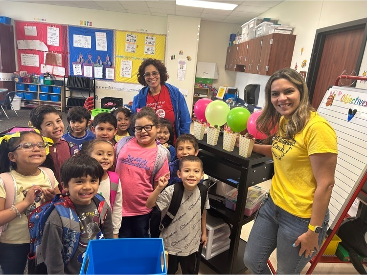 RoyalEarly's tweet image. Congratulations to Mrs. M. Maldonado’s Kindergarten Class! They won the ‘Doubles’ Math Challenge on today! Way to go! ❤️💙😀 #MathAwarenessMonth #SuccessStartsHereAtRECC #WeAreRoyal