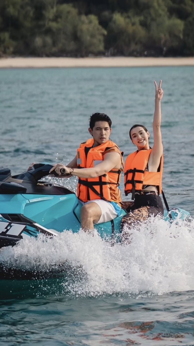 XaewBPS's tweet photo. วันวานยังหวานอยู่ทะเลสีครามภาพทุกภาพเป็นชีวิตจิงไม่ใช่ในละครนะจ๊ะภาพออกมาชัดกว่าที่คิดถ้าคนคิดมากก็ผ่านไปแต่คู่ที่ปังฮอตน่ารักเขาซัพพอตร์กันครอบครัวเกียวกันแยกเขาไม่ได้ยิ่งแยกยิ่งดังเด้อชอบมากทุกภาพที่ออกมาแม่อรอยู่ปัจจุบันของจิงคุณหลวงไม่ใช่ในละครจร้า🐶🐥🌻🌻🌻🌻🌼#เข้มมุก https://t.co/LHpUHHks3a