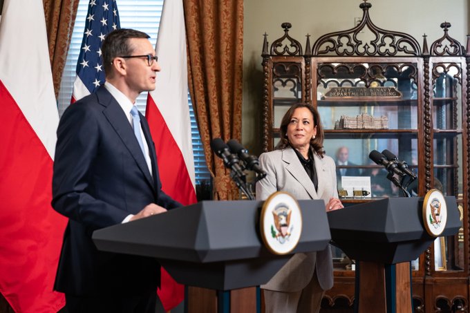Vice President Harris
                  holds press conference with Polish Prime Minister
                  Morawiecki.