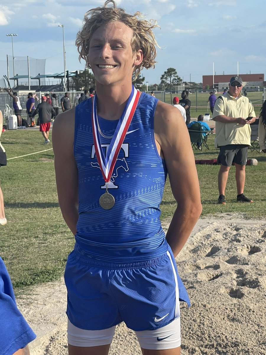 WhiteELAStar's tweet photo. Congrats to @JackH4429 winning 🥇 the 19 6A Varsity boys Triple jump with a huge PR on his last jump 47-5.5. So proud of you! We still got more… on to Area! @taylor_mustangs @taylorhstrack @ktaylortrack 

Oh and Happy Birthday 🎉 https://t.co/mFzOdAcnpR