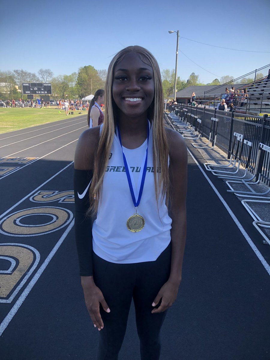 GHSWaveTrack's tweet photo. 🚨🔔 School Record Alert!! 🔔🚨

Camaria Corder breaks the Gallatin High Girls Long Jump Record previously held by Judy Grant (1975) with a new PR of 18’4.5” 
#recordbroken #earningtheG #greenwavepride https://t.co/8SwTPHJZEs