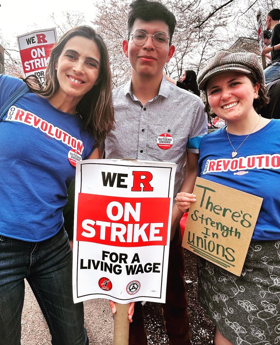 amvisky's tweet image. Day 2 of Rutgers Strike! Incredible atmosphere in New Brunswick, for the union makes us strong …✊🪧🎶

Our chapter @RUprogressive is on the ground rallying, organizing! 

@ORWorkersUnion stands in solidarity! 

#1u #unionstrong #RUOnStrike