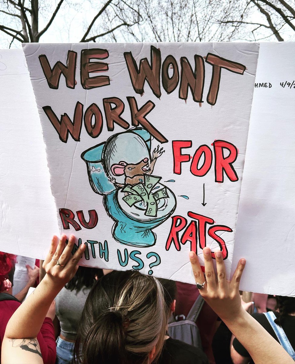 amvisky's tweet image. Day 2 of Rutgers Strike! Incredible atmosphere in New Brunswick, for the union makes us strong …✊🪧🎶

Our chapter @RUprogressive is on the ground rallying, organizing! 

@ORWorkersUnion stands in solidarity! 

#1u #unionstrong #RUOnStrike