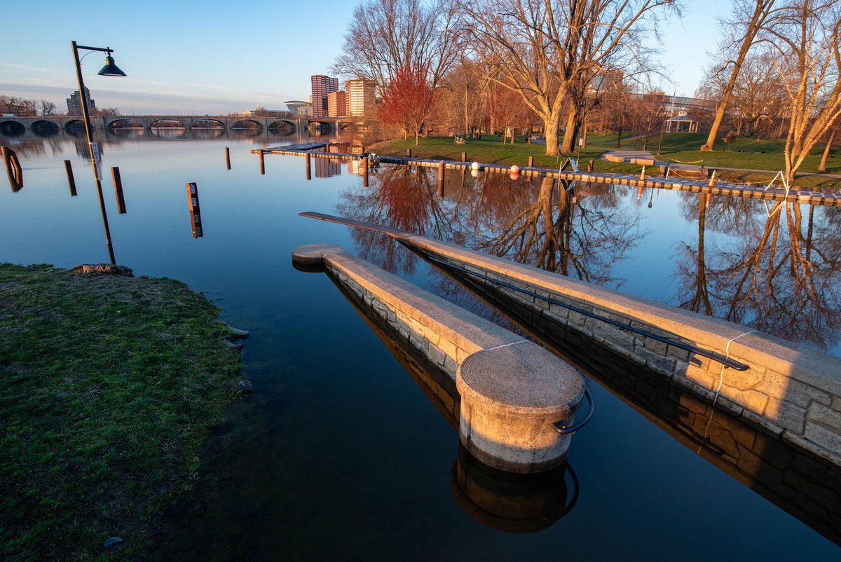 RiverfrontRecap's tweet image. It’s our favorite challenge of all the challenges. #AprilWaterChallenge #ctriver #springflood #hartfordhasit
