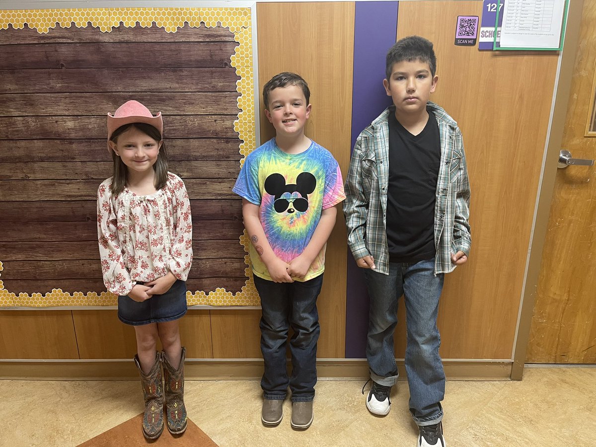 Santa Rita loves to support the Military Children of SAISD. <a href="/kaysantarita/">Kay Scott</a> <a href="/jrblunier/">Jennifer Blunier</a> #differencemakers