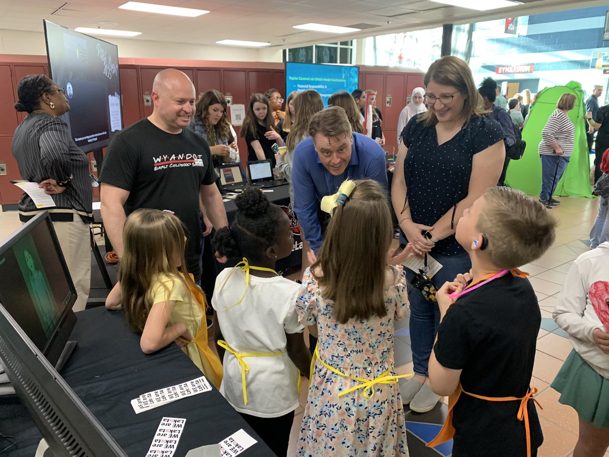 These first graders were so happy to share their journey in raising money for chick incubators for <a href="/WyandotECS/">WyandotECS</a> at #lightuplakota #WEarelakota #weshinebright