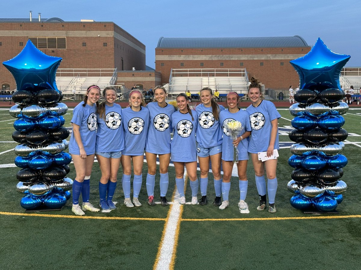 ⭐️⚽️Thank You Seniors!⚽️⭐️

2️⃣0️⃣2️⃣3️⃣