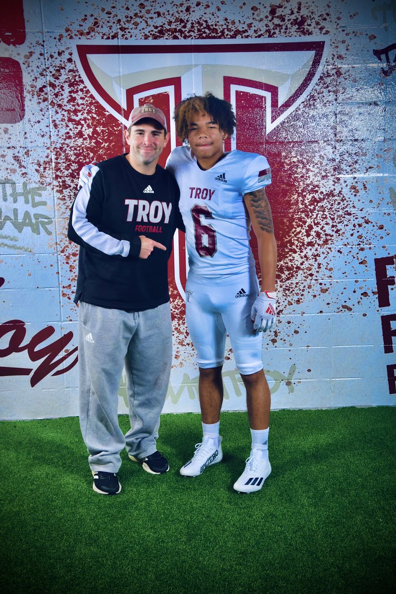 HolmanKavon7's tweet photo. Had an amazing time @TroyTrojansFB Thanks for the great hospitality!! @EvanMckissack @CoachBanks2008 @ColeHeard_Troy @CoachJonSumrall  @HallTechSports1 @TDARecruiting @DownSouthFb1 @JosephAHastings #RiseToBuild #OneTroy⚔️🏈 https://t.co/SaGV3oVTxs