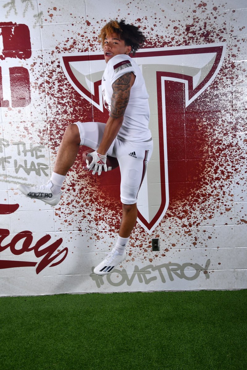 HolmanKavon7's tweet photo. Had an amazing time @TroyTrojansFB Thanks for the great hospitality!! @EvanMckissack @CoachBanks2008 @ColeHeard_Troy @CoachJonSumrall  @HallTechSports1 @TDARecruiting @DownSouthFb1 @JosephAHastings #RiseToBuild #OneTroy⚔️🏈 https://t.co/SaGV3oVTxs