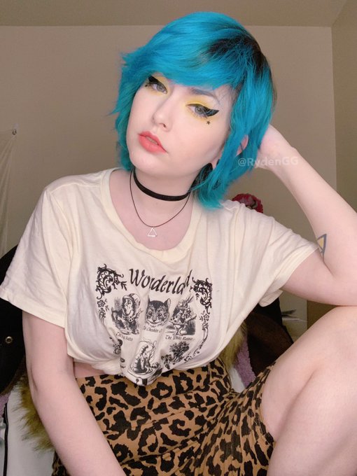look, i&rsquo;m not saying that my head would fall off and roll away if you removed my choker&hellip; but i&rsquo;m not<a href="/tag/mvsales"class="tags"><span>#mvsales</span></a>