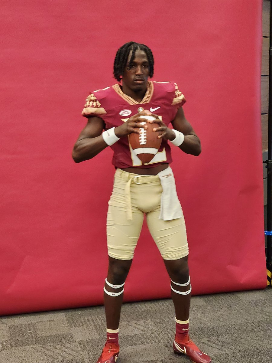TysonDavison_'s tweet photo. I had a great day at FSU today!! Thank you for the hospitality. @ApopkaFootball @CoachJettD @CoachAbnerSmith @Coach_Norvell @KeiwanRatliff @ChuckCantor @coreyfuller4 @CoachYACJohnson @RyanBartow @On3Recruits @RyanWrightRNG @Rivals @jenna_kinker https://t.co/e2teDDrx4m