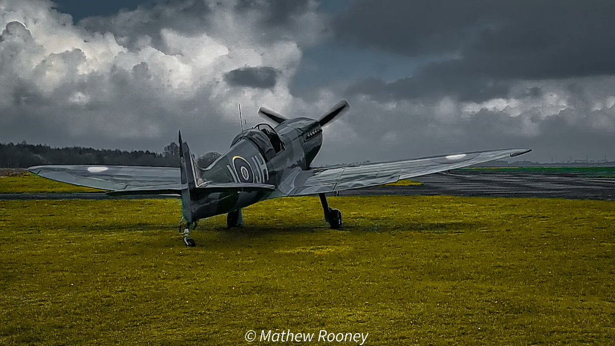 damiendenis's tweet photo. A few photos of the 80% scale Spitfire from Perth Airport on Saturday #spitfire #plane #aviation #militaryplane #ww2plane #britishplane #Airport #airshow #ww2spitfire #history #historicalplane #taketotheskies #photography #aviationphotography https://t.co/hArWXmgnbQ