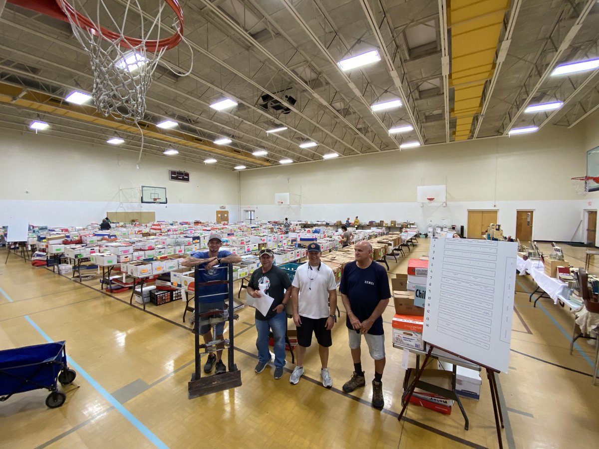 AshliWilkins6's tweet photo. It’s amazing what volunteers can do! Check out the before and after set up for the Friends of the Library book sale to benefit the ⁦@DHCLibrary⁩.I ❤️ representing ⁦@wccdothan⁩ in our community. BTW-the books are vintage, not us!! Lots of great items to buy! 📚 📖 https://t.co/nkxR6NrHhH