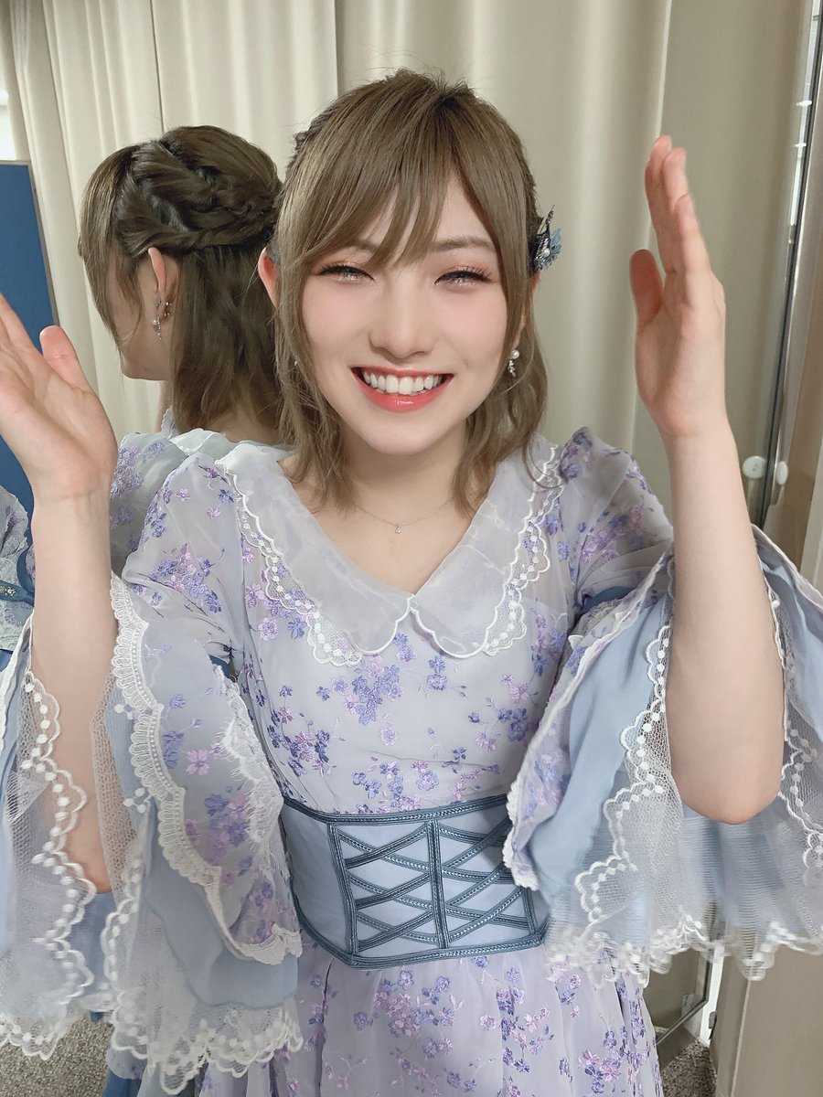 SMCcafeland's tweet photo. @okadanana_1107 「ご無理なさらずご自愛ください」

元気が出る言葉よりかは寧ろ心温まる言葉と存じます。

10年以上在籍していた48グループを離れ、今は新生活にお疲れの様子と存じます。

新たな岡田さんのご活躍を心より応援しております。

<追伸>
私が好きな笑顔満点な岡田さんの画像を貼付させて頂きます。 https://t.co/eSGJxhBNaH