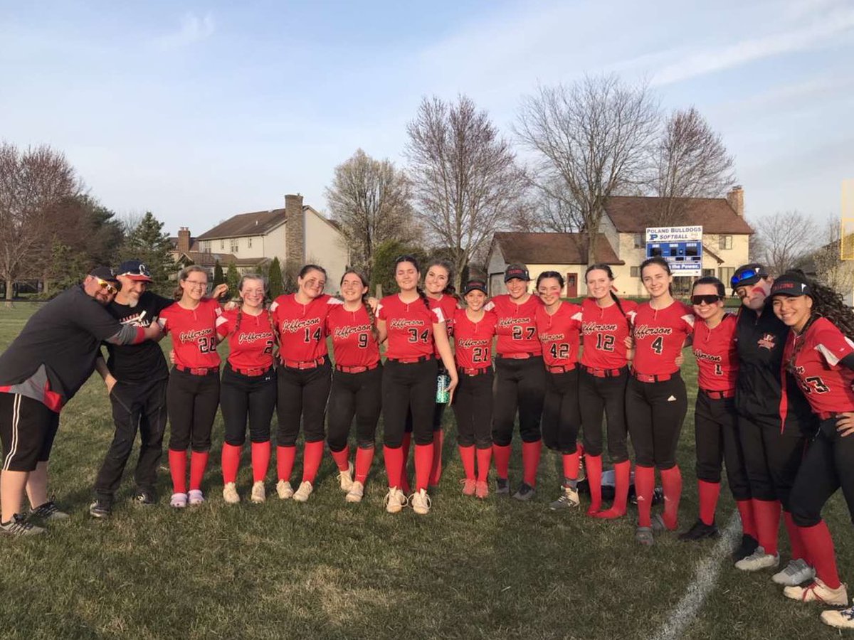 jhs_sb's tweet photo. Big run-rule WIN over the Poland Bulldogs tonight !!! 💪🏻 #GoFalcons https://t.co/QL1JMHsbxg