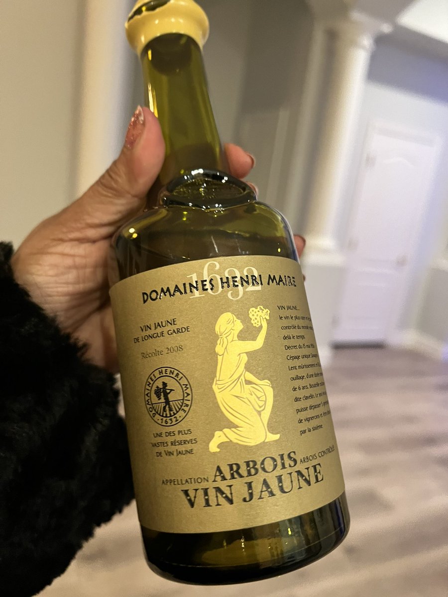 VashtiRoebuck2's tweet photo. Cheers and Happy Tuesday @@vashtiroebuck1 @RoebuckSteve1 @learnitalianpod @ItalyMagazine @MarchesiBarolo @rbarolo @itawinepodcast @WineBlogRoll @WineAcademyIta #vineyards #winewines #Vinotinto #WineOfTheDay #winewankers #wineprotocol #winelovers #vino https://t.co/oqgK9LQ9dt