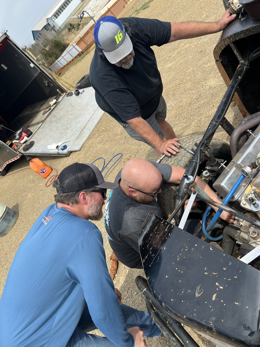 TrevorSise's tweet photo. Got to do something pretty cool @TheGap_VolSpdwy  last week. Got to meet one of my childhood heroes @DaleJr.  Was pretty cool to get to watch @joshberry wheel this old car. Pretty cool seeing him have such a good run going Sunday at the @NASCAR race.  #bristolbaby @Nuchols42 https://t.co/qUc7smIItu