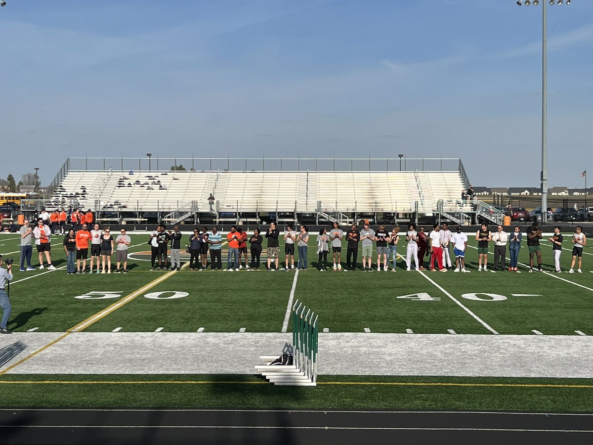 bengalstrack's tweet photo. Loved the energy from our team tonight, lots of PRs!!! Special shout-out to our 14 seniors and all their hard work and dedication the past 4 years!!! https://t.co/bcoj3hP3mx