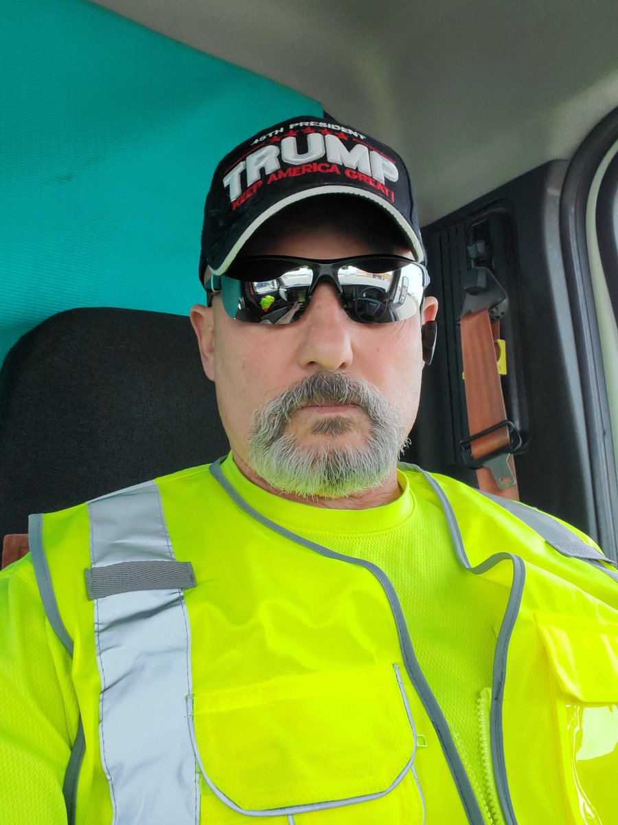 Chicago1Ray's tweet image. Trump tonight on Tucker ~ " I'm not dropping outta the race " ... I'M WITH TRUMP 💯%