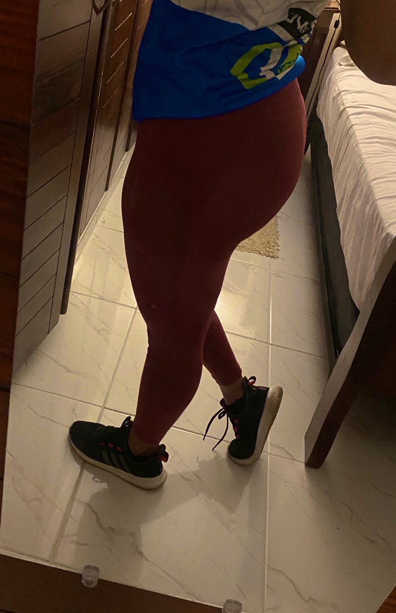 Pao_Glez01's tweet photo. Yo debo tomar un curso de hacer este tipo de fotos 😐😐😐 nunca me cuadro bien, pero ahí está el intento de foto para mostrar mi chatez 🥹

#TeamChata https://t.co/zBalMEmbjf