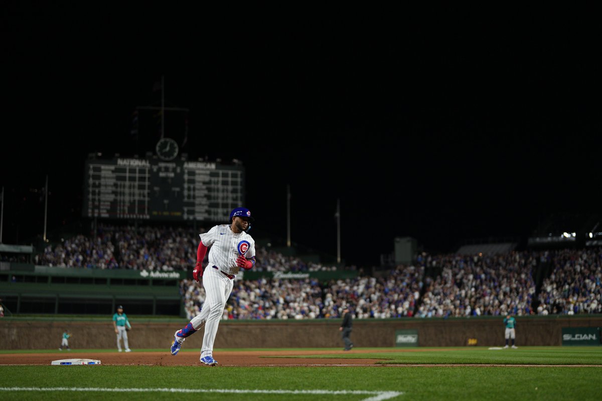 Cubs's tweet photo. 🗣️ NELLY FLOW GRAND SLAM!

Cubs take the lead! https://t.co/1DZRKfctgE