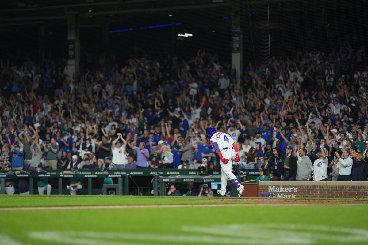 Cubs's tweet photo. 🗣️ NELLY FLOW GRAND SLAM!

Cubs take the lead! https://t.co/1DZRKfctgE