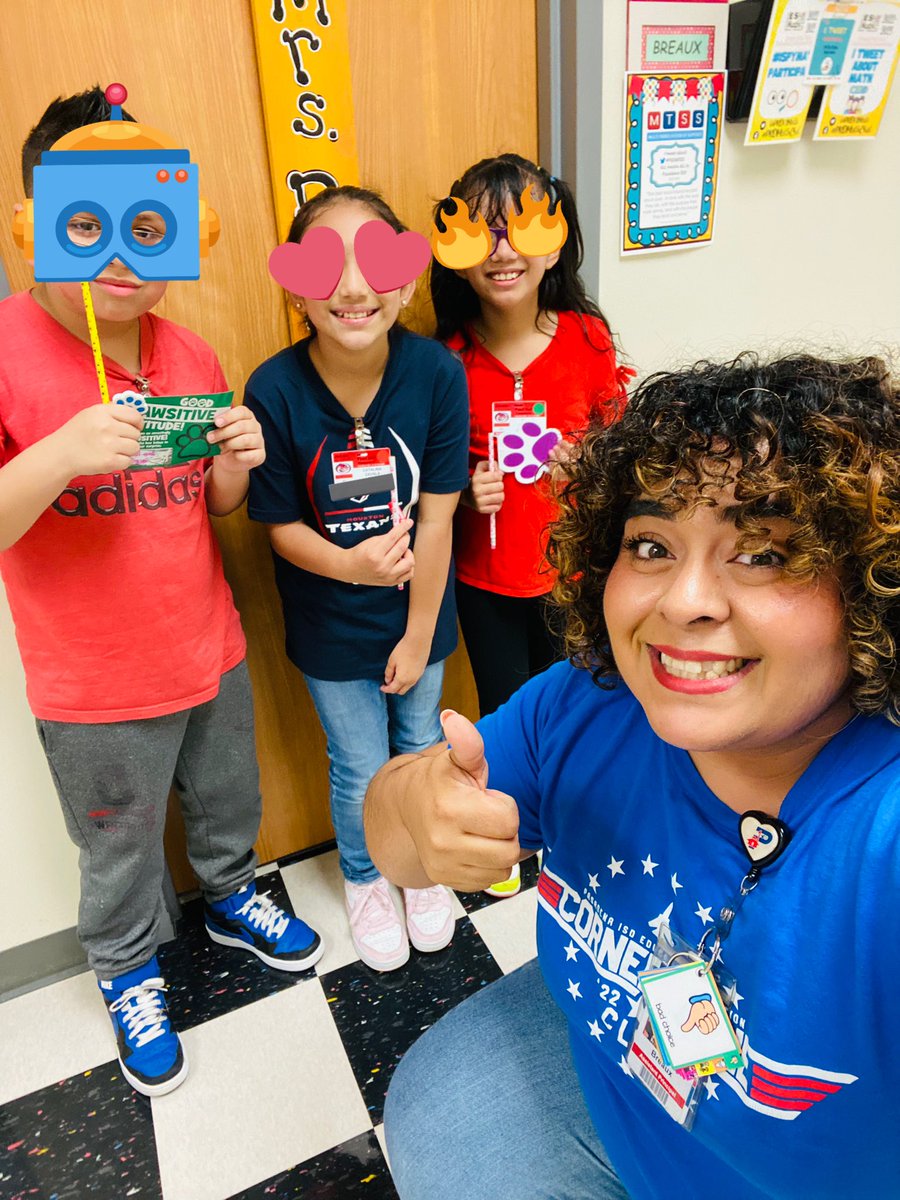 MarianaBreaux's tweet photo. #PawsitiveVibes only! So glad I was able to celebrate these amazing 3rd grade scholars for the way they embody our Guidelines for Success! #PearlHallProud #ilovemyjob #2ndYearAP https://t.co/9bFwjWd3KX