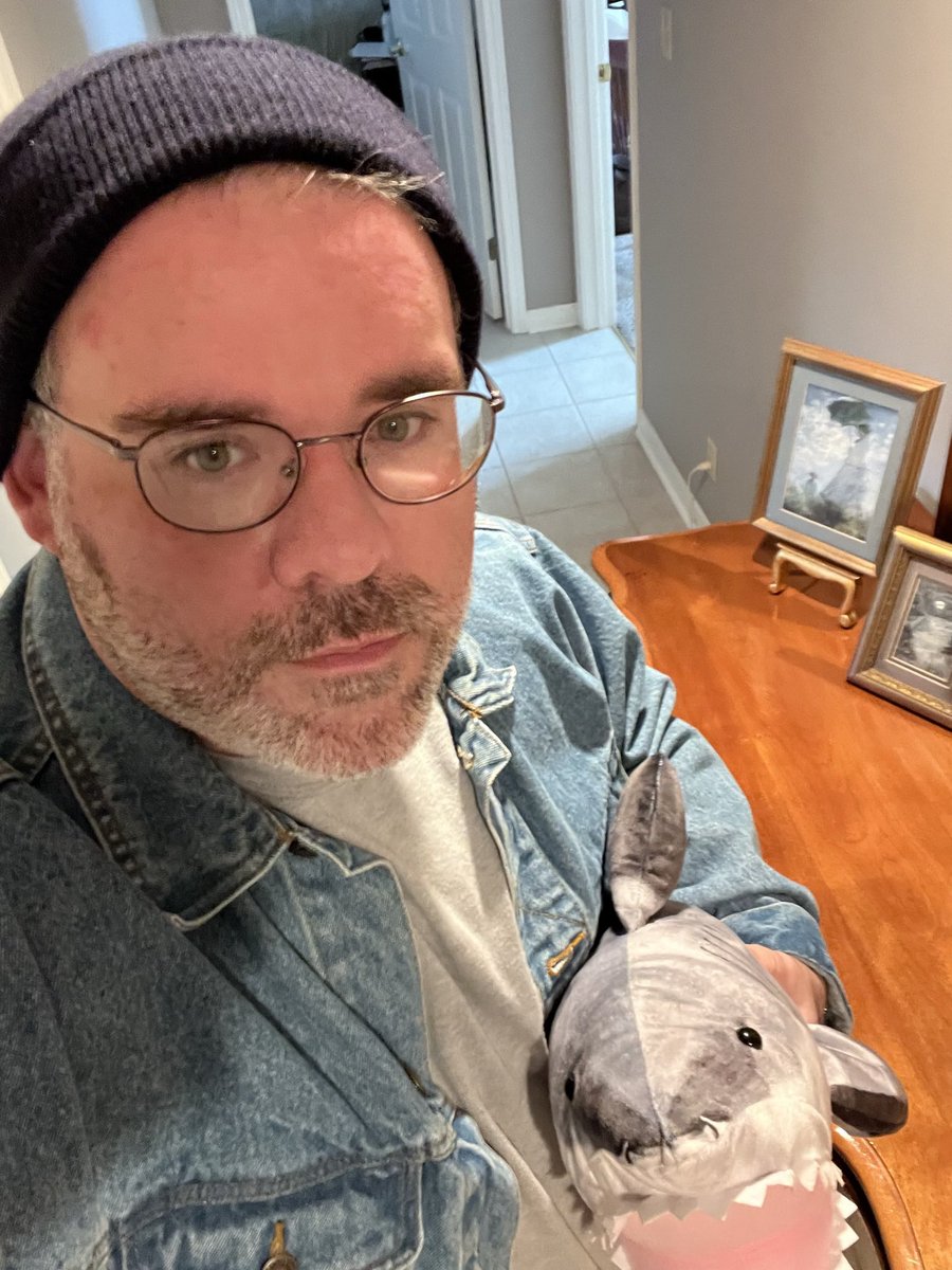 ProtonShark75's tweet photo. RT the character vs how you cosplayed them. #MattHooper #Jaws https://t.co/4vfAa2q971