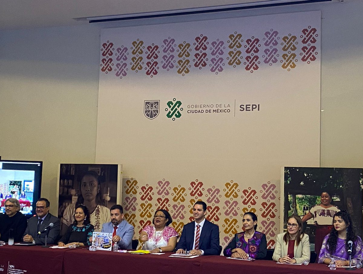 PDHCDMX's tweet photo. #Entérate Participamos en el evento "Pregunta en tu lengua. Herramientas para el ejercicio del #DAI y #ProtecciónDeDatosPersonales". Dichas herramientas buscan acercar la información pública a las personas hablantes de lenguas originarias, y la protección de sus #DatosPersonales https://t.co/QXPbzrFm9C