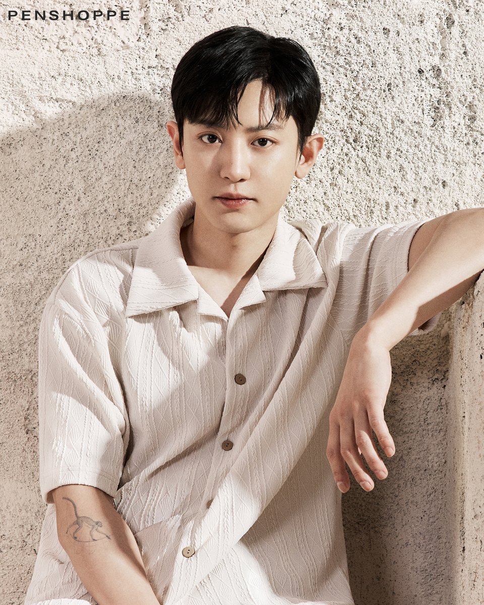 PENSHOPPE's tweet photo. Gentlemen, take notes from CHANYEOL: be effortlessly stylish with lightweight and breathable clothing. ✍️

Redefine summer comfort with the Textured Knit Resort Shirt (973060) at 🌐 https://t.co/dMvf4gQbfI.

#PENSHOPPE #PENSHOPPExCHANYEOL https://t.co/p3BEkc9jUv