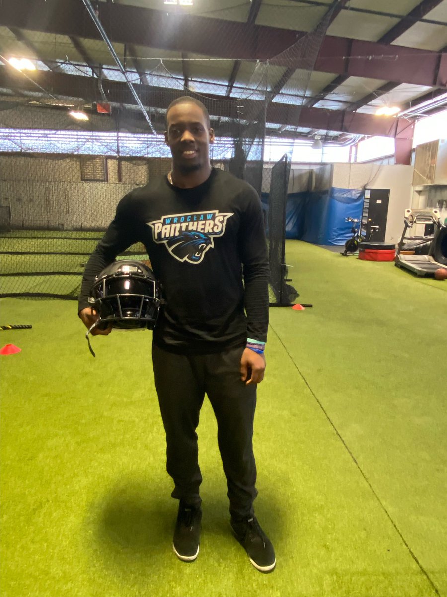 ScorpNationSE's tweet photo. The P360 Family wants to wish Artevius Smith the best of luck as he prepares to take off for his professional 🏈 season in Poland for the Wroclaw Panthers! Artevius has been training in our facility, has an incredible work ethic, and is always a blessing to be around!
@ArteviusS https://t.co/NUGsKbRLd3